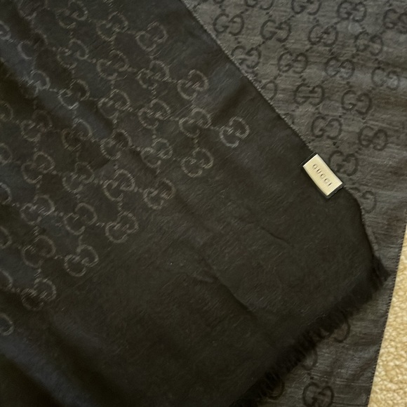 HUGE GUCCI GG Reversible Black Scarf Wrap Shawl - Picture 1 of 5